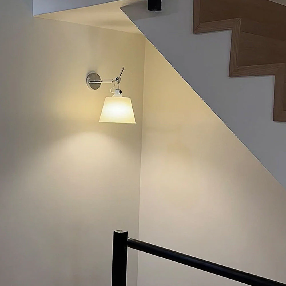Stylish Adjustable Spotlight Wall Light - Image 3